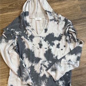 Mod on Trend Women's Gray Tie-Dye Hoodie Top